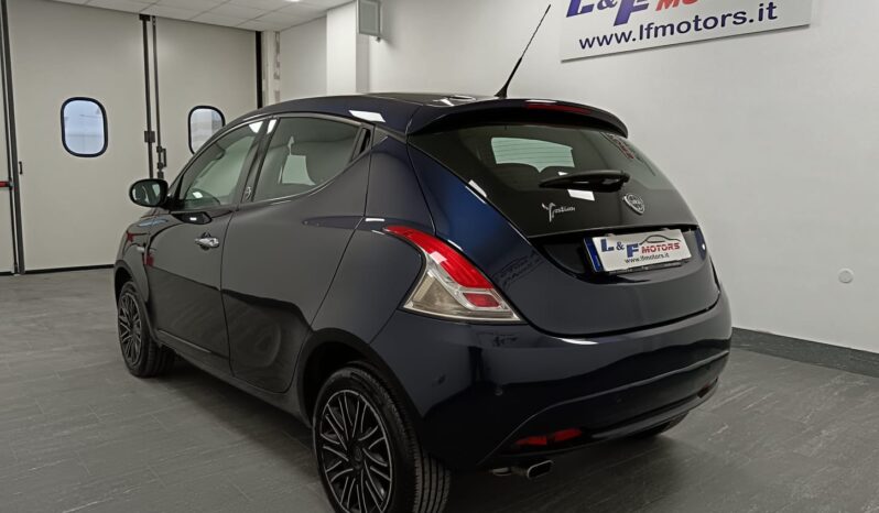 Lancia Ypsilon 1.2 69 CV 5 porte GPL Ecochic Gold pieno